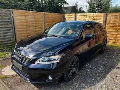 Blau Gebraucht 2011 Lexus CT200h Limousine | 12.699 €