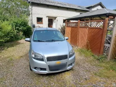 Gebraucht Chevrolet Aveo LS 85 PS (62 kW) 2012 Silber Limousine