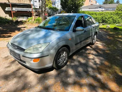 Second-hand Ford Focus 1999 Argintiu Berlinǎ