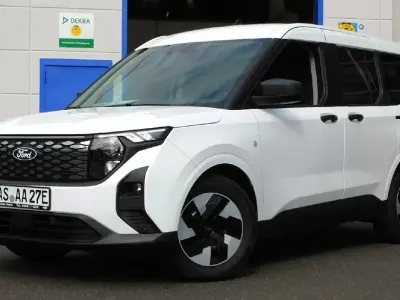 Gebraucht Ford Tourneo Courier Trend 100 kW (136 PS) 2025 Weiß Van / Kleinbus