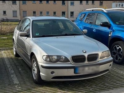 Second-hand BMW 318 143 CP (105 kW) 2004 Argintiu Berlinǎ