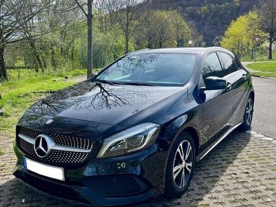 gebraucht Mercedes A180 AMG Line / Navi / 1. Hand