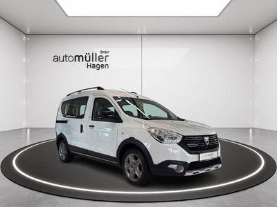 Gebraucht Dacia Dokker Celebration 116 PS (85 kW) 2018 Gletscherweiss Van / Kleinbus