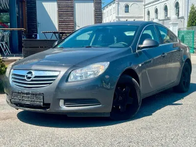 Gebraucht Opel Insignia Edition 131 PS (96 kW) 2009 Grau Limousine