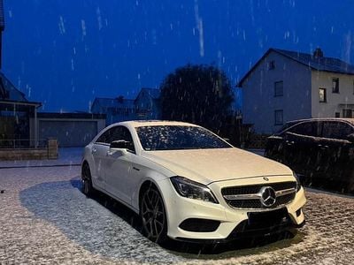 Weiß Gebraucht 2012 Mercedes CLS63 AMG AMG Limousine | 25.000 €