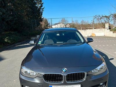 Gebraucht BMW 320 184 PS (135 kW) 2013 Grau Kombi