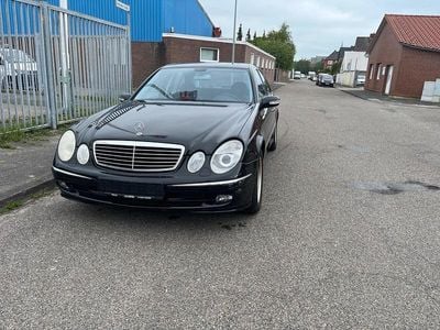 Mercedes E200