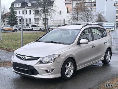 Gebraucht Hyundai i30 Classic 109 PS (80 kW) 2012 Gold Kombi
