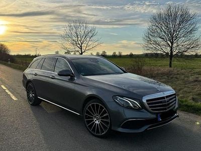 Gebraucht Mercedes E220 Exclusive 194 PS (142 kW) 2016 Grau Kombi