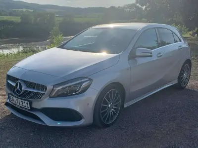 Gebraucht Mercedes A180 AMG line 122 PS (89 kW) 2016 Silber Kleinwagen