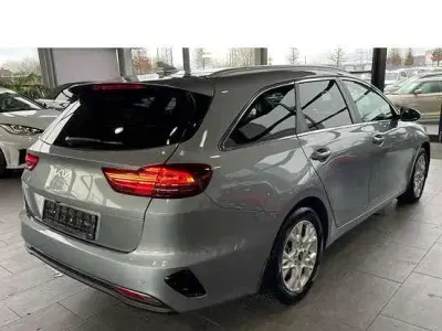 Usata Kia Ceed 140 CV (102 kW) 2025 Argento Utilitaria