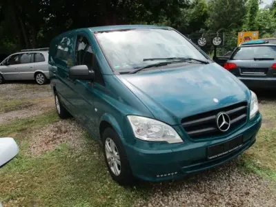 Gebraucht Mercedes Vito 95 PS (69 kW) 2010 Aquagrün Van