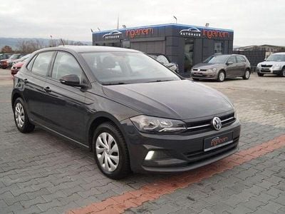 Uranograu/cinza urano Gebraucht 2019 VW Polo Comfortline Kleinwagen | 11.990 €