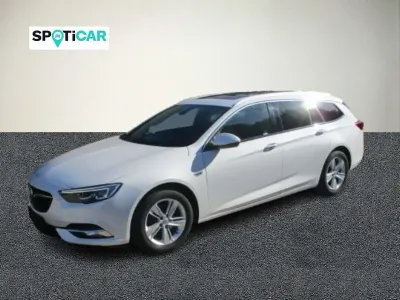 Używany Opel Insignia Innovation 165 KM (121 kW) 2018 Biały Kombi