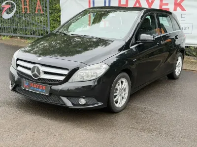 Gebraucht Mercedes B180 109 PS (80 kW) 2012 Schwarz Kleinwagen