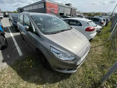 Używany Ford S-MAX Titanium 160 KM (117 kW) 2016 Szary Minivan