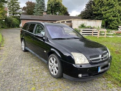 Schwarz Gebraucht 2005 Opel Vectra Kombi | 2.300 €