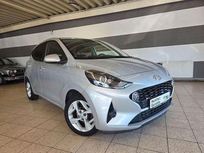 Gebraucht Hyundai i10 Edition 30 67 PS (49 kW) 2021 Silber Kleinwagen