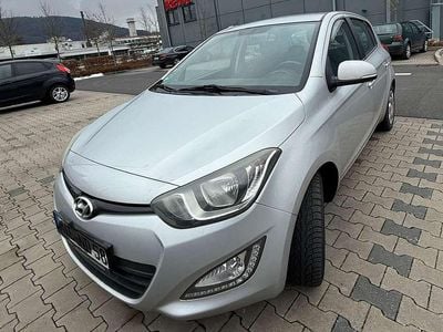 Gebraucht Hyundai i20 Comfort 90 PS (66 kW) 2014 Grau Kleinwagen