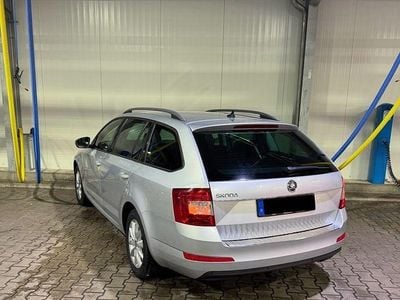 Gebraucht Skoda Octavia Ambition 105 PS (77 kW) 2014 Silber Kleinwagen