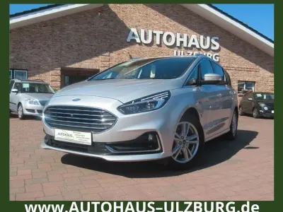 Begagnad Ford S-MAX Titanium 150 HK (110 kW) 2021 Silver Minibuss