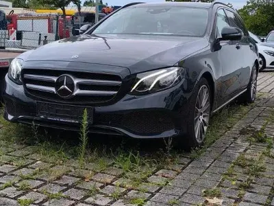 Gebraucht Mercedes E220 194 PS (142 kW) 2017 Grün Kombi