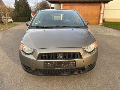 Gebraucht Mitsubishi Colt Motion 95 PS (69 kW) 2012 Grau Kleinwagen