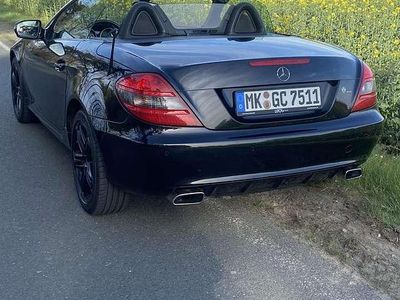 Second-hand Mercedes SLK200 184 CP (135 kW) 2010 Negru Cabrio