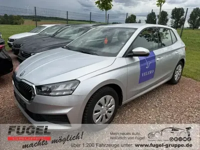 Gebraucht Skoda Fabia Active 95 PS (69 kW) 2022 Brilliantsilber metallic Kleinwagen