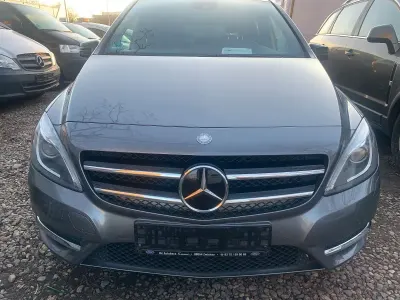Gebraucht Mercedes B180 109 PS (80 kW) 2012 Grau Van / Kleinbus