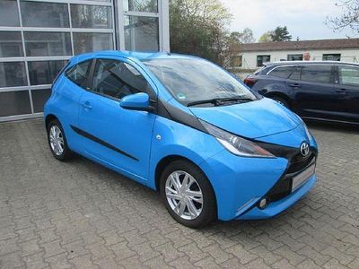 Second-hand Toyota Aygo Plus 72 CP (52 kW) 2017 Splash cyan metallic Hatchback