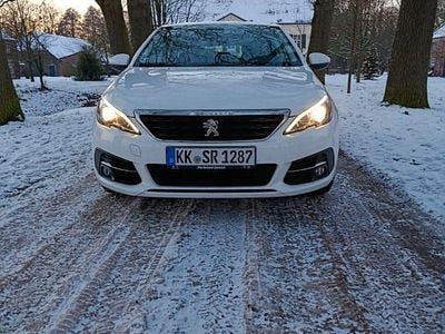 Gebraucht Peugeot 308 Active 110 PS (80 kW) 2020 Schwarz Kombi