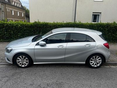 Gebraucht Mercedes A180 122 PS (89 kW) 2012 Silber Limousine