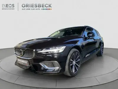 Używany Volvo V60 Core 455 KM (334 kW) 2023 Czarny Kombi