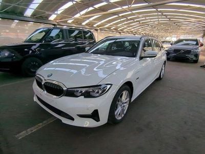 Gebraucht BMW 320e Advantage 204 PS (150 kW) 2021 Weiß Kombi