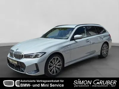 Gebraucht BMW 330 M Sport 184 PS (135 kW) 2025 Grau Kombi