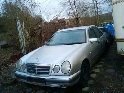 gebraucht Mercedes E200 