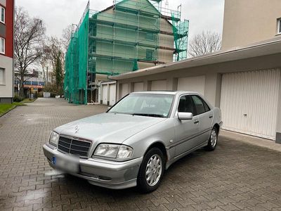 Mercedes C180