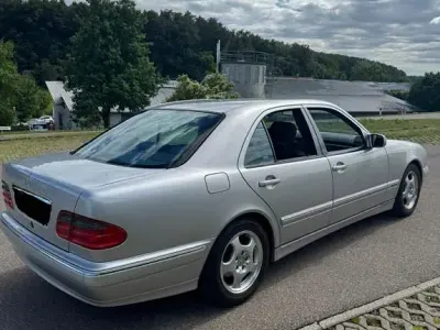Gebraucht Mercedes E200 Avantgarde 163 PS (119 kW) 2000 Silber Limousine