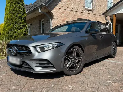 Gebraucht Mercedes A200 AMG line 163 PS (119 kW) 2019 Grau Limousine