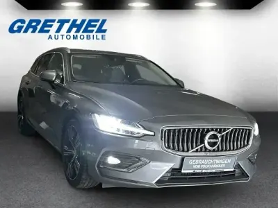 Gebraucht Volvo V60 Inscription 197 PS (144 kW) 2021 Grau Kombi