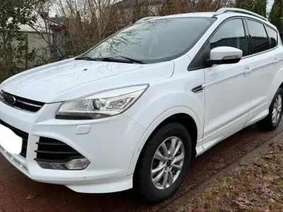 Gebraucht Ford Kuga Individual 150 PS (110 kW) 2015 Weiß SUV