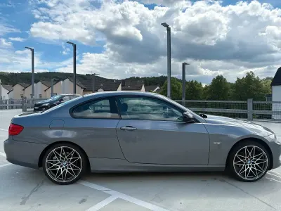 Gebraucht BMW 320 170 PS (125 kW) 2010 Grau Coupé