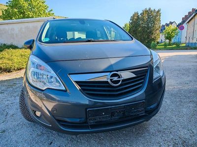 Begagnad Opel Meriva Design Edition 131 HK (96 kW) 2011 Grå Minibuss