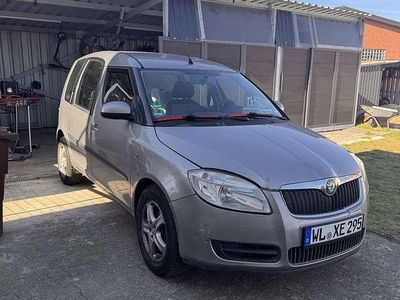 Second-hand Skoda Roomster Style 89 CP (65 kW) 2009 Auriu Monovolum