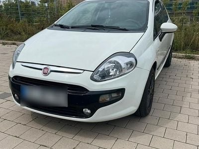 Second-hand Fiat Punto 69 CP (50 kW) 2011 Alb Hatchback