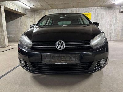 Gebraucht VW Golf VI Team 105 PS (77 kW) 2010 Schwarz Kleinwagen