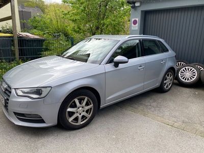 gebraucht Audi A3 Sportback 1.6 TDI S tronic Ambition Ambition