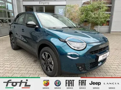 Neu Fiat 600 Icon 110 PS (80 kW) 2026 Grün SUV