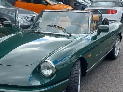 Gebraucht Alfa Romeo Spider 120 PS (88 kW) 1992 Grün Cabrio